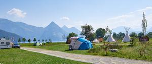 Direkt am Vierwaldstättersee sein Zelt aufschlagen, das geht in Buochs.
