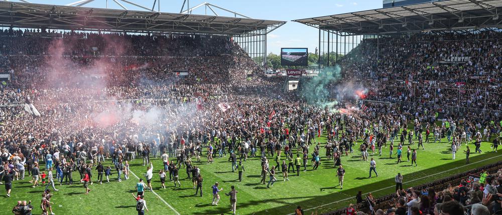 Party am Millerntor. Der FC St. Pauli ist seit 13 Jahren wieder erstklassig.