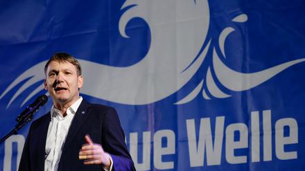 Zu den Aktivitäten der extremen Rechten zählt auch eine Versammlung mit Andre Poggenburg (parteilos) auf einer Kundgebung des rechtsextremen Magazins «Compact» Ende März 2024 in Velten (Oberhavel)