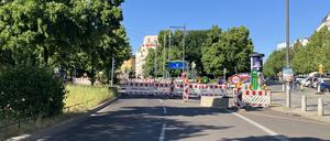 Gesperrte Schönhauserallee. 