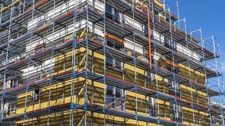 Wohnungsbau, Neubau einer Wohnanlage, Rohbau, teils schon mit Wärmedämmung versehen, NRW, Deutschland, Wohnsiedlung 