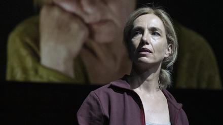 Auf Tour. Ursina Lardi spielt „Everywoman“ in der Regie von Milo Rau.