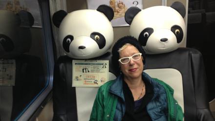 Doris Dörrie findet auch in japanischen Zügen schnell Anschluss.