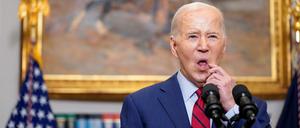 U.S. President Joe Biden speaks about the ongoing student protests at U.S. universities, amid the ongoing conflict between Israel and Hamas, during brief remarks in the Roosevelt Room at the White House in Washington, U.S., May 2, 2024. REUTERS/Nathan Howard
