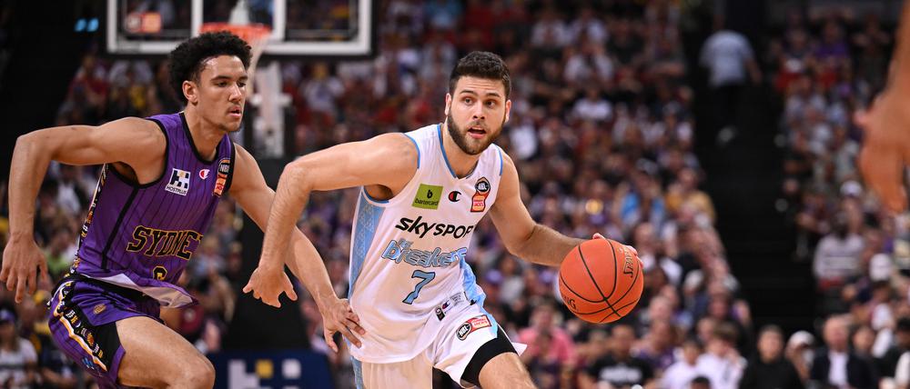 Will McDowell-White (rechts) spielte zuletzt in der NBL.