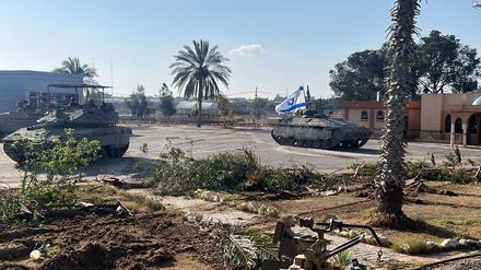 Israels Armee veröffentlichte dieses Foto von der Einnahme des Grenzübergangs Rafah zwischen dem Palästinensergebiet und Ägypten.
