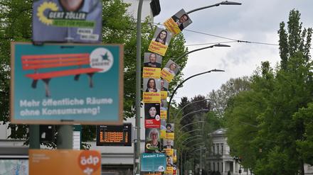 Vor dem wegen Sanierung inzwischen leer gezogenen Stadthaus waren die Laternenplätze für Wahlplakate besonders begehrt.