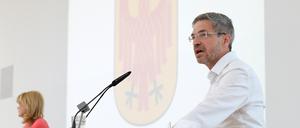Stadtverordnetenversammlung Potsdam. Letzte Sitzung vor der Kommunalwahl. Oberbürgermeister Mike Schubert.