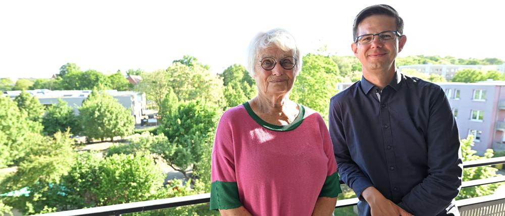 Friderun Schreiber und Enrico Bellin wohnen im Mehrgenerationenhaus Konvoi.