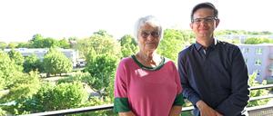 Friderun Schreiber und Enrico Bellin wohnen im Mehrgenerationenhaus Konvoi. 