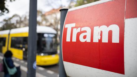 Ein Tramfahrer der BVG muss sich wegen eines Facebook-Posts verantworten.