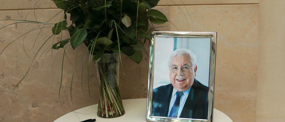 Ehrung für John Kornblum. Viele Weggefährten kamen zur Gedenkfeier in die Botschaft.