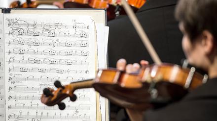 Musik entsteht nur in hochqualifizierter Handarbeit. 