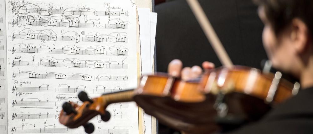 Musik entsteht nur in hochqualifizierter Handarbeit.