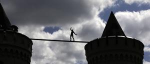 Die Bewegung zwischen den Türmen ist für den Bildhauer deutsch-deutsche Geschichte.