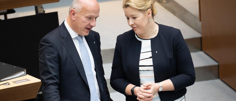 Die Gespräche der Parteien von Berlins Regierendem Bürgermeister Kai Wegner (CDU) und Wirtschaftssenatorin Franziska Giffey (SPD) zu den Haushaltskürzungen dauern länger.