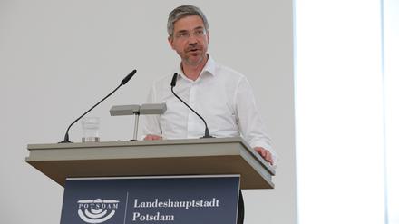 Stadtverordnetenversammlung Potsdam. Letzte Sitzung vor der Kommunalwahl. Oberbürgermeister Mike Schubert.