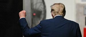 Schon in Siegerpose? Donald Trump verlässt den Gerichtssaal in New York.
