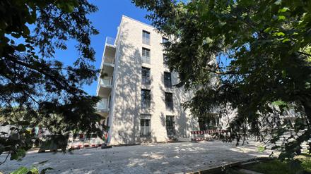 Das Neubauprojekt der Howoge an der Zehlendorfer Fischerhüttenstraße: 130 Wohnungen stehen jetzt zur Vermietung bereit, im August 2024 sollen sie bezugsfertig sein.