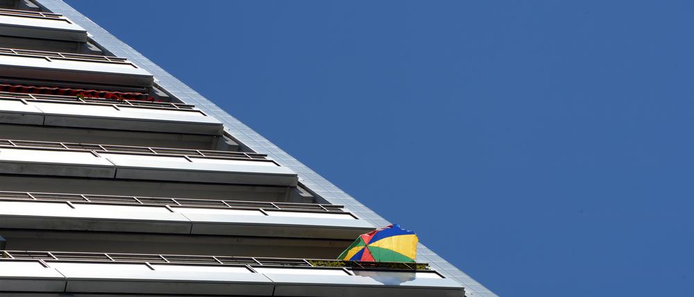 Eine Frage der Perspektive: Mieter profitieren bei der Berechnung der ortsüblichen Vergleichsmiete, wenn Mieten im Neubau ausgeklammert werden. Vermieter sähen es anders lieber. 