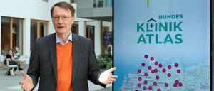 Karl Lauterbach (SPD), Bundesminister für Gesundheit, stellt vor Beginn einer Pressekonferenz den Bundes-Klinik-Atlas vor.  