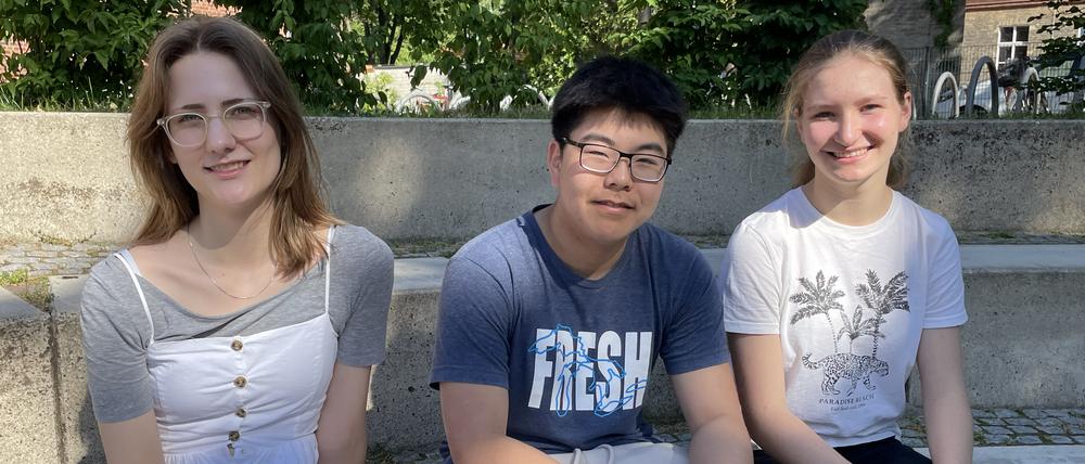 Tjalda Brüsch, Bojun Liu und Julia Trockels (v.l.) reisen für einen Wettbewerb in die USA.