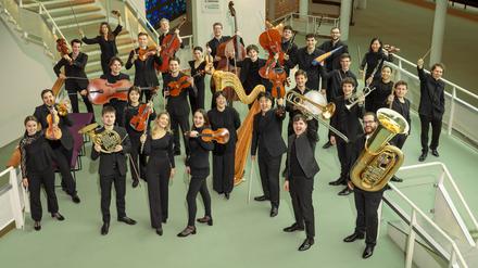 Die Stipendiaten der Karajan-Akademie werden zwei Jahre von Berliner Philharmonikern unterrichtet und erproben die Konzertroutine.