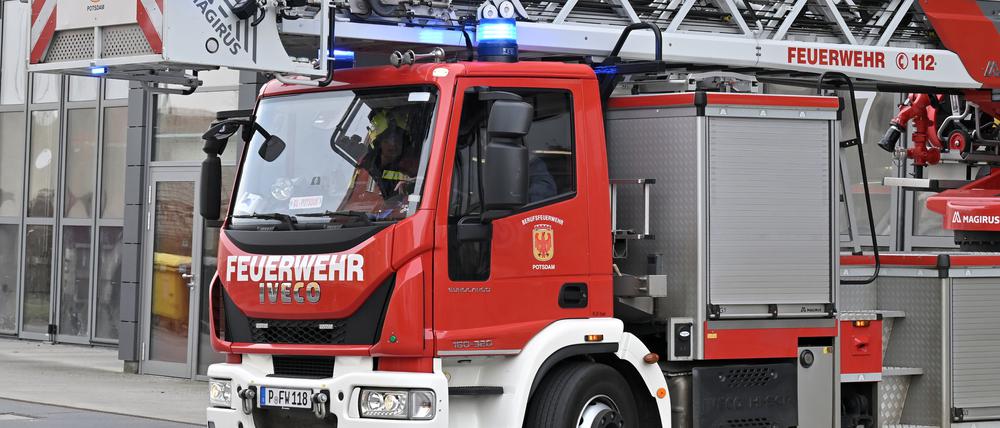 Feuerwehrfahrzeug im Einsatz.
