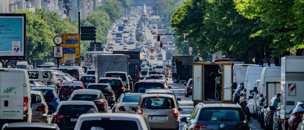 Neuer Höchststand: 1,232 Millionen Autos waren zum Stichtag 31. Dezember 2023 in Berlin zugelassen.