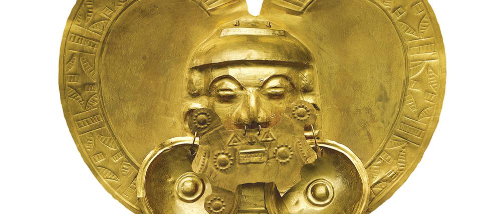 Fürstlicher Prunk: Brustplatte aus Gold mit der Darstellung eines Gesichts.