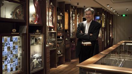 Orhan Pamuk in seinem Istanbuler Museum der Unschuld.