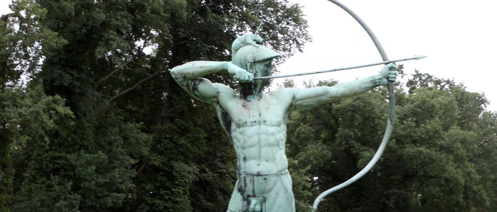 Königlich Tafeln ! Europäisches Picknick in Sanssouci, unterhalb der Terrassen    OrangerieschlossFoto:Manfred Thomas

Am Wochenende zog es 600 Gäste, darunter Schauspieler Daniel Brühl, zu einem königlichen Picknick am Orangerieschloss. Das Mahl war Teil einer europaweiten Aktion
