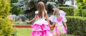 Natürlich wollen alle Mädchen Prinzessinnen sein – so der Genderstereotyp. Dagegen will das die Initiative „Der goldene Zaunpfahl“ vorgehen und vergibt den Negativpreis für absurdes Gendermarketing.