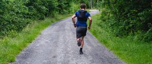 Über menschenleere Wiesen oder Zäune – ein 20-Kilometer-Lauf durch die norwegische Idylle.
