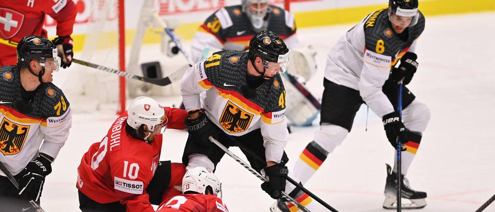 Schweiz gegen Deutschland beim Viertelfinale der Eishockey-WM.