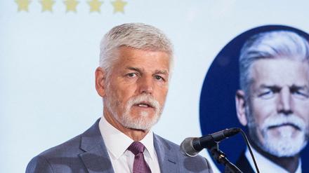 Nach einem Motorradunfall ist Tschechiens Präsident Petr Pavel am Donnerstag in ein Prager Krankenhaus eingeliefert worden (Archivbild).