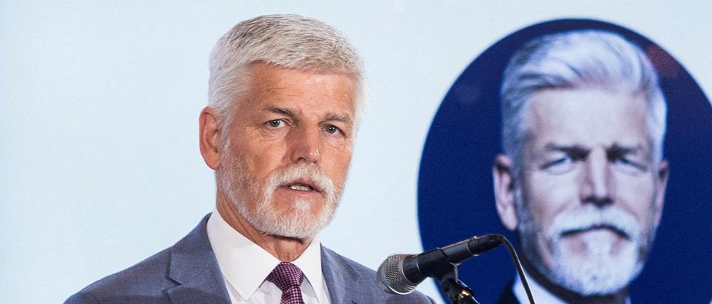 Nach einem Motorradunfall ist Tschechiens Präsident Petr Pavel am Donnerstag in ein Prager Krankenhaus eingeliefert worden (Archivbild).