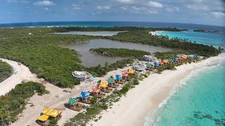 Schön bunt, aber noch nicht ganz fertig: An der Südspitze der Bahamas-Insel Eleuthera hat Disney eine künstliche Karibik-Welt geschaffen.
