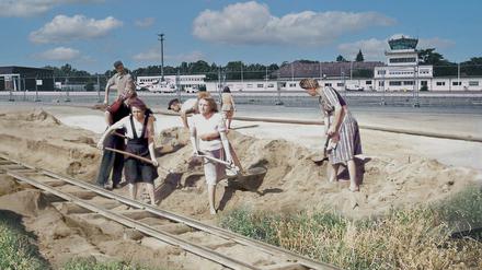 Bau auf, bau auf: 1948 wurde der innerstädtische Flughafen „Otto Lilienthal“ in Berlin-Tegel erbaut.