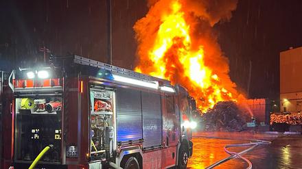 Brand Recyclinghof Neukölln