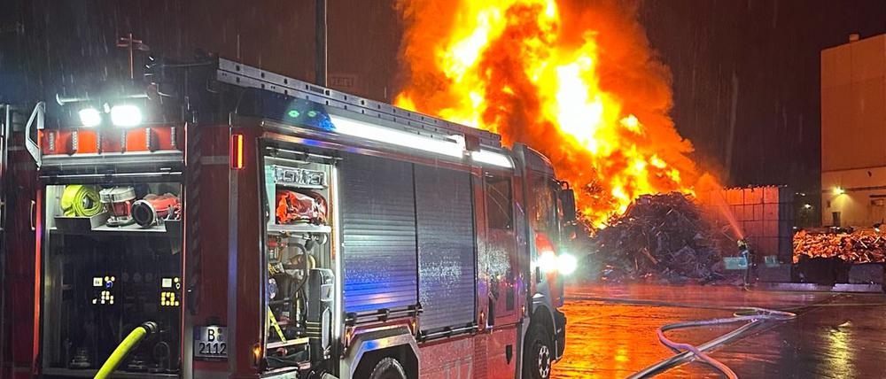 Brand Recyclinghof Neukölln