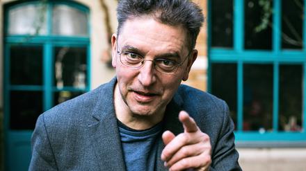 Der Düsseldorfer Komponist, Musiker, Lyriker und Performancekünstler Manos Tsangaris