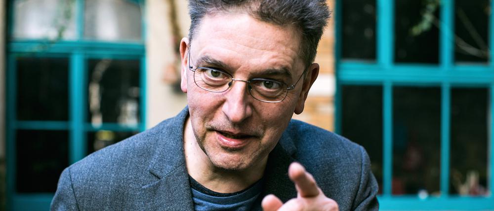 Der Düsseldorfer Komponist, Musiker, Lyriker und Performancekünstler Manos Tsangaris
