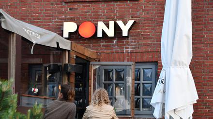 Im Club „Pony“ auf Sylt kam es zu einem Rassismus-Skandal am Pfingstwochenende.