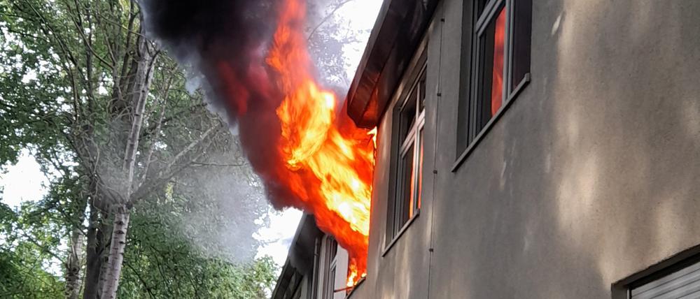 Feuer in einem Patientenzimmer der Psychiatrischen Klinik In der Aue, des Klinikums Ernst von Bergmann.