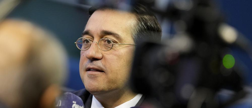 José Manuel Albares, Außenminister von Spanien, spricht während eines Treffens der EU-Außenminister im Gebäude des Europäischen Rates (Archivbild).