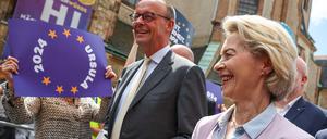 Der Vorsitzende Friedrich Merz und EU-Kommissionspräsidentin Ursula von der Leyen bei einer CDU-Kundgebung in Leipzig. 