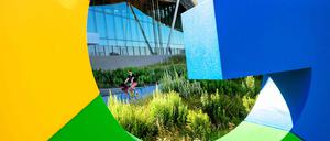 Firmensitz von Google im kalifornischen Mountain View: Tausende Mitarbeiter entwickeln hier die KI-Suche.