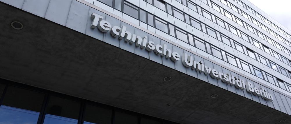 Das Hauptgebäude der Technischen Universität Berlin an der Straße des 17. Juni.