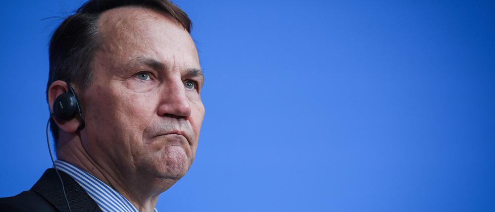 Der polnische Außenminister Radoslaw Sikorski am 22. Mai 2024 auf einer Pressekonferenz in Weimar.